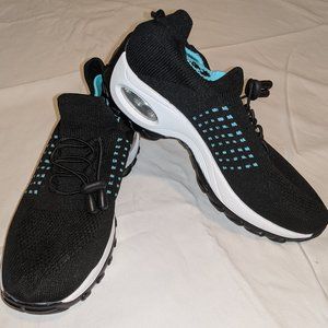 40Fashion Black Tennis Shoes